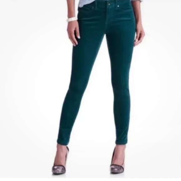 Women's Lucky Brand Blue Zoe Skinny Corduroy Jeans
This‎ is sized 8/29 - Picture 3 of 10